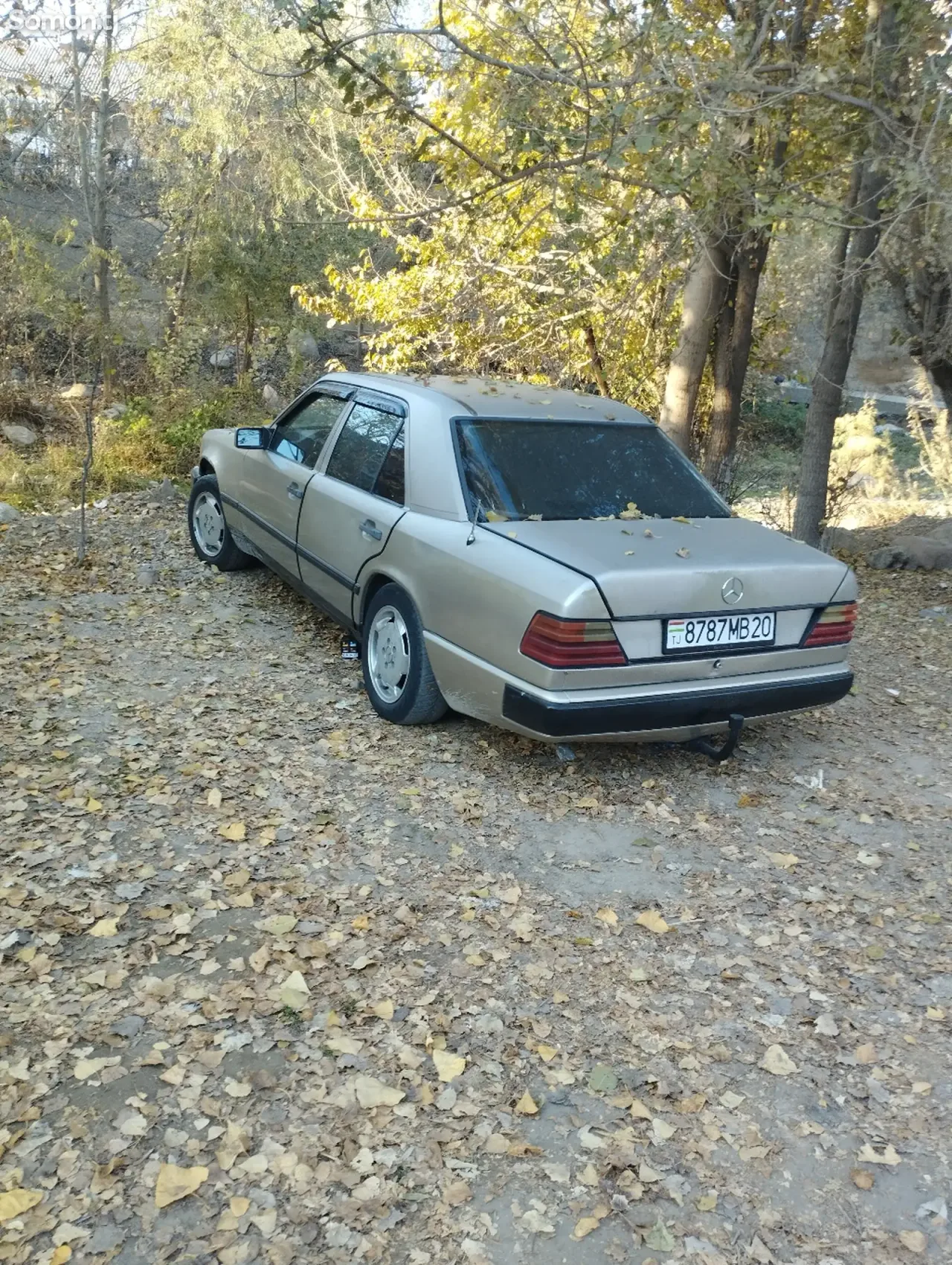 Mercedes-Benz W124 1988 · 2.0 MT