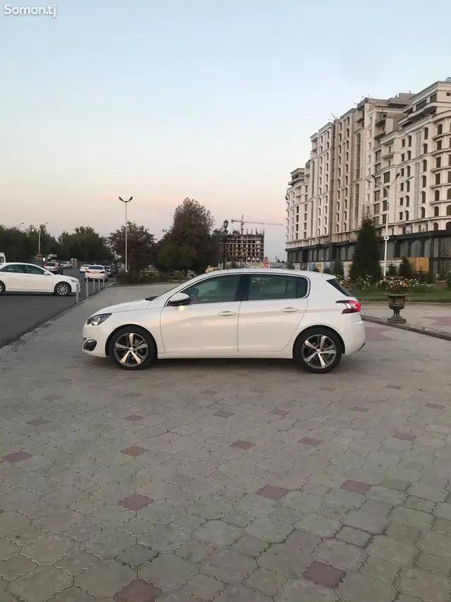 Peugeot 308 2015 · 1.6 AT