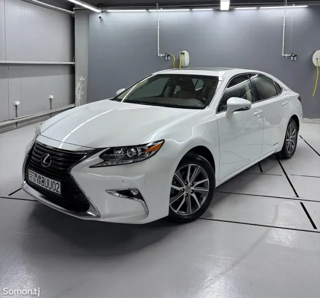 Lexus ES series 2017 · 2.5 AT