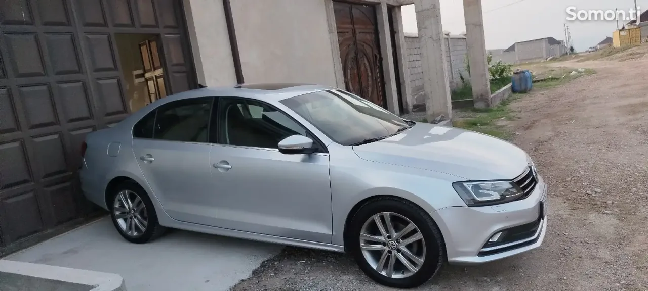 Volkswagen Jetta 2014 · 2.0 AT