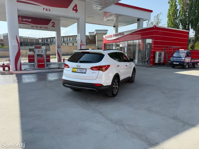 Hyundai Santa Fe 2015 · 2.0 AT