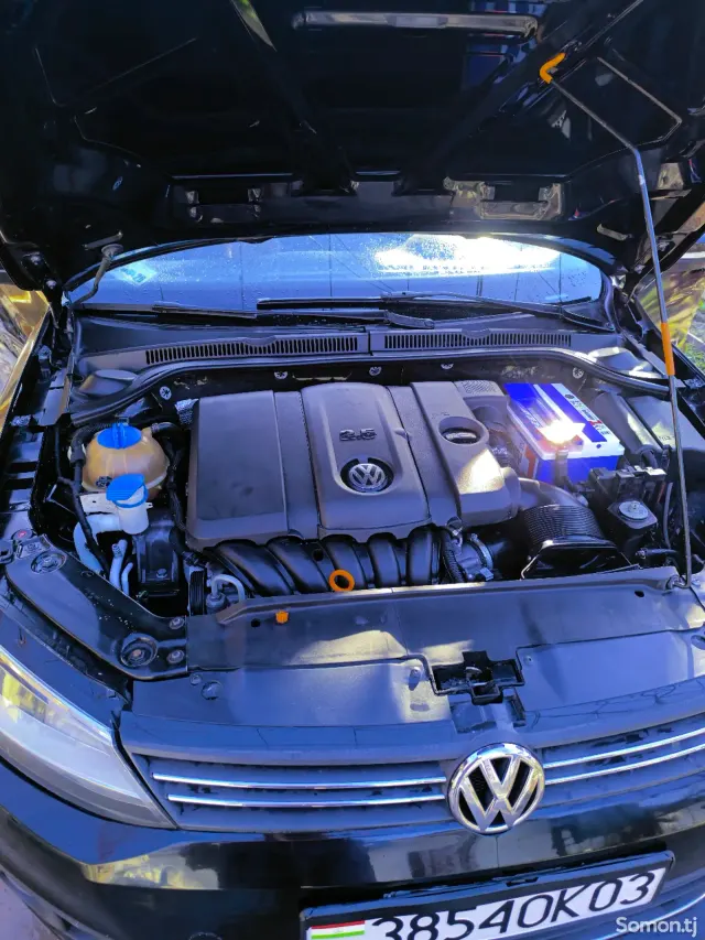 Volkswagen Jetta 2013 · 2.5 AT