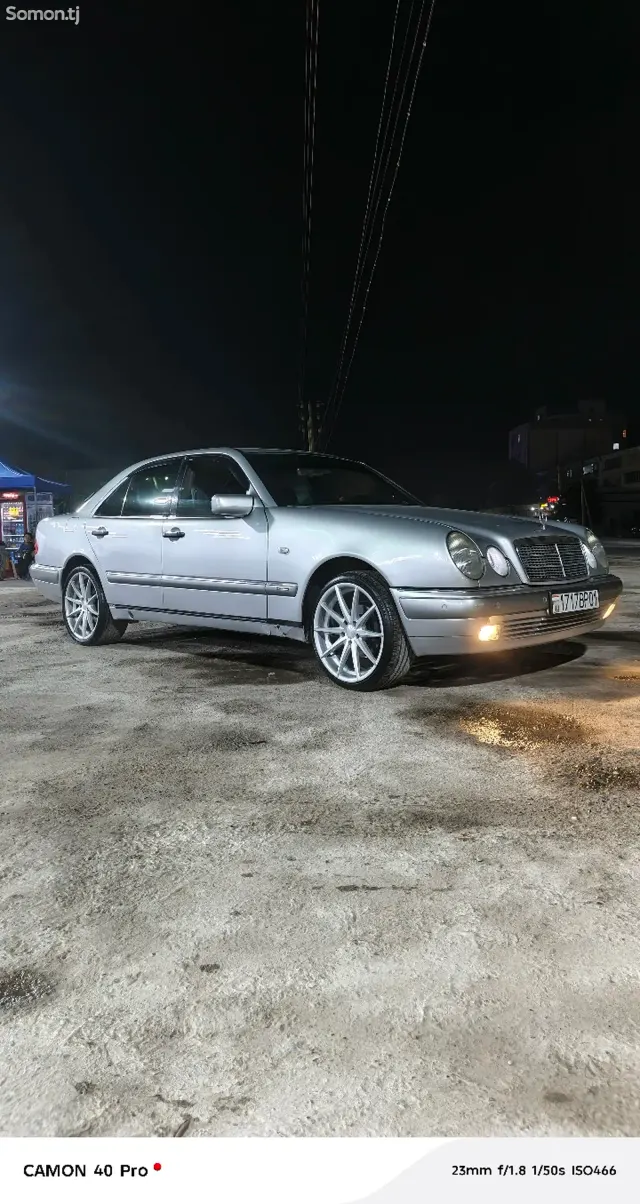 Mercedes-Benz E class 1997 · 2.0 MT