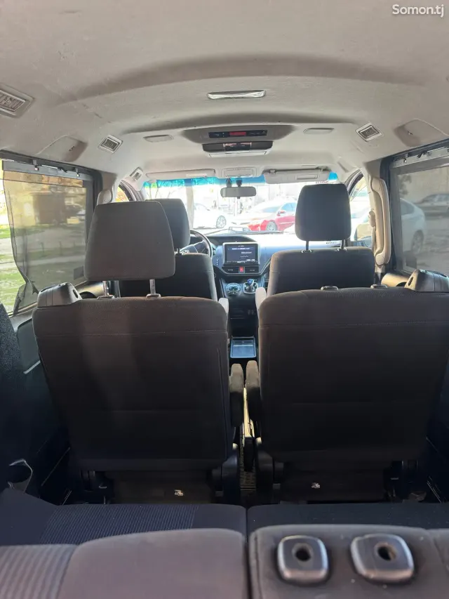 Toyota Voxy 2014 · 1.8 CVT