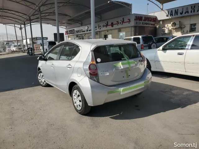 Toyota Aqua 2014 · 1.5 AT