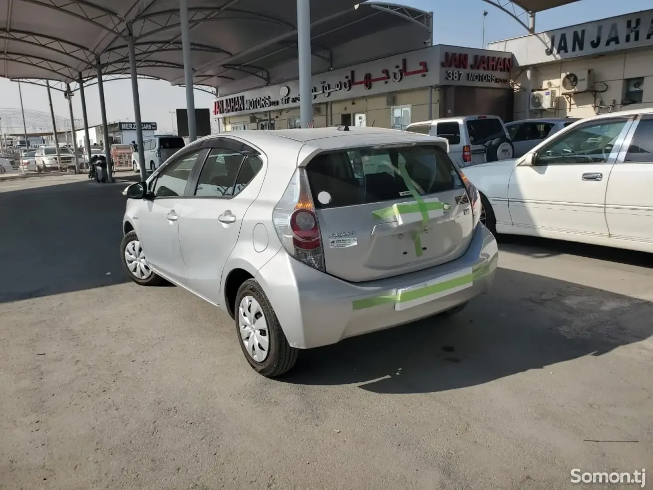 Toyota Aqua 2014 · 1.5 AT