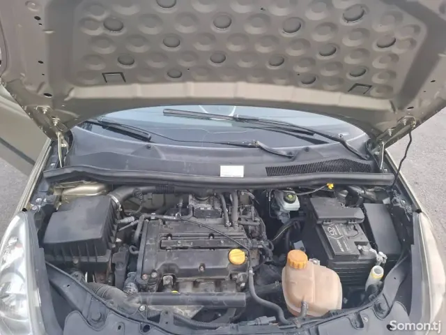 Opel Corsa 2007 · 1.2 MT