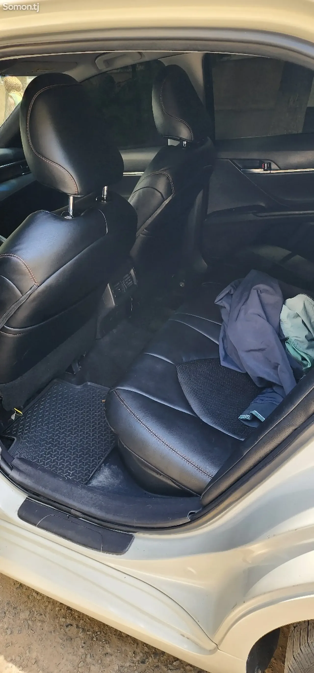 Toyota Camry 2018 · 2.5 AT