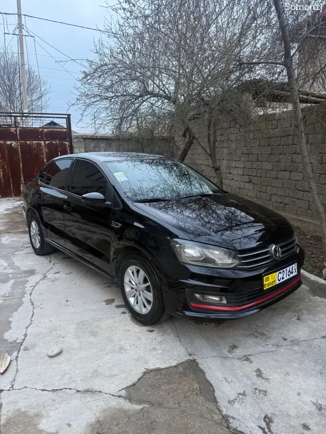Volkswagen Polo 2019 · 1.6 AT
