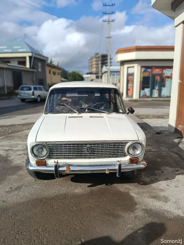 Lada (ВАЗ) 2102 1985 · 1.0 MT