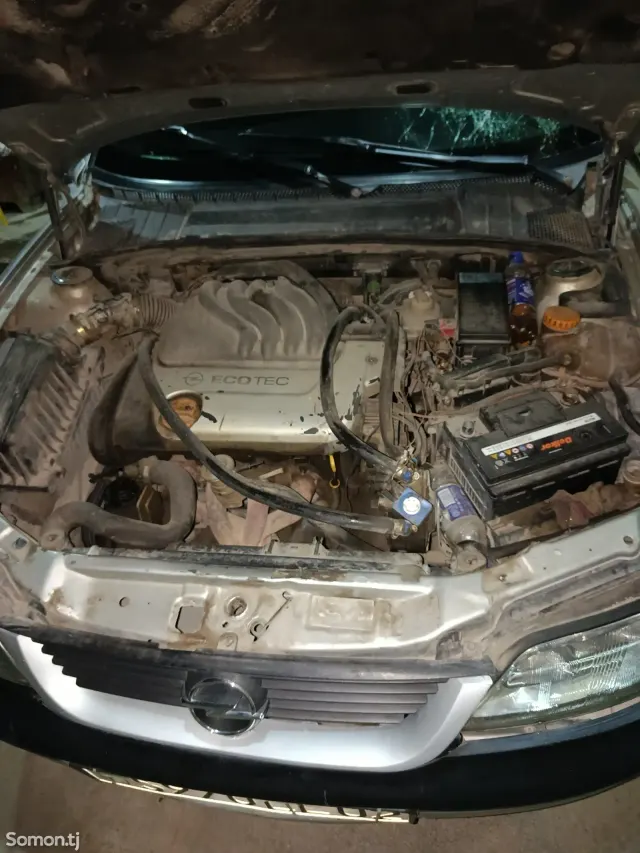 Opel Vectra B 1998 · 1.6 MT