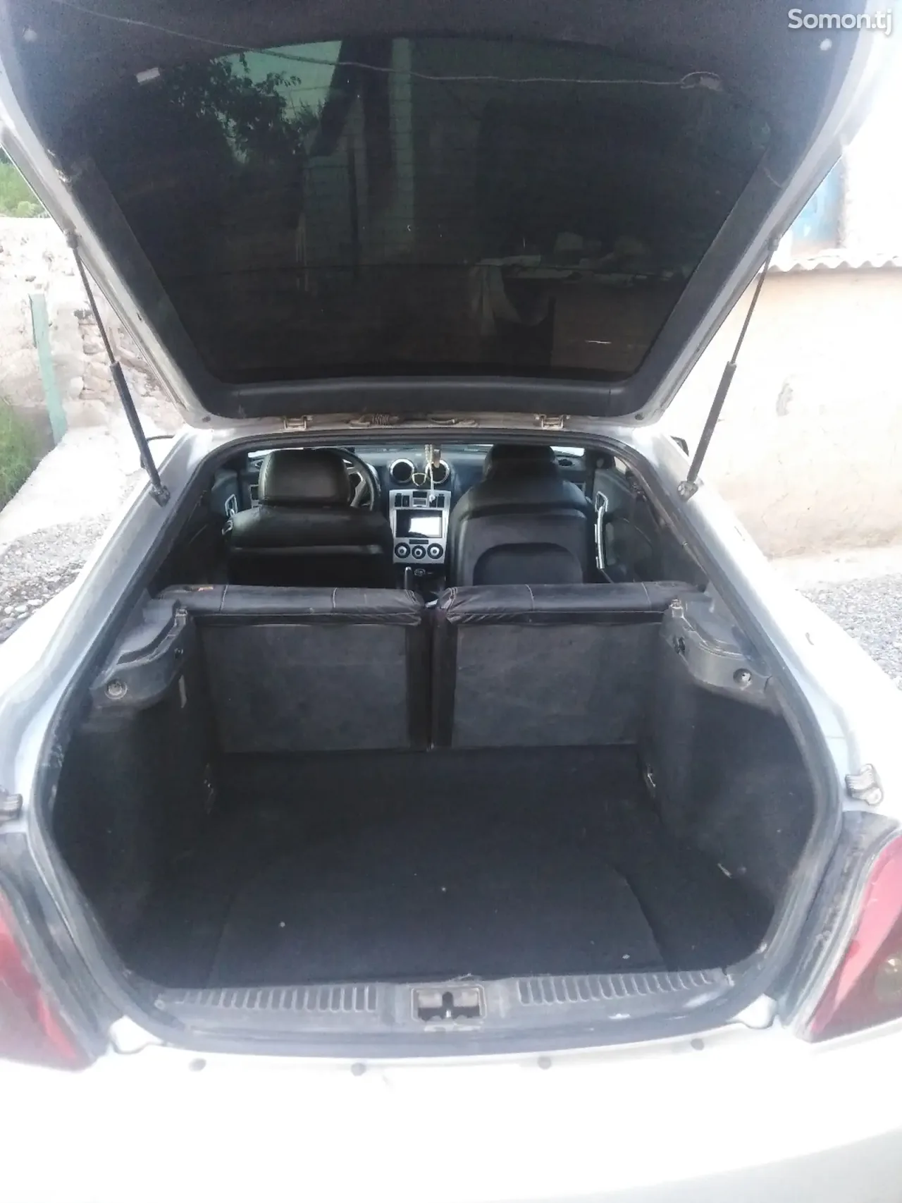 Hyundai Avante 2004 · 2.0 MT