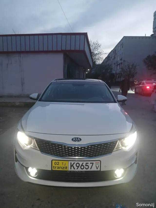 Kia K5 2016 · 2.0 AT