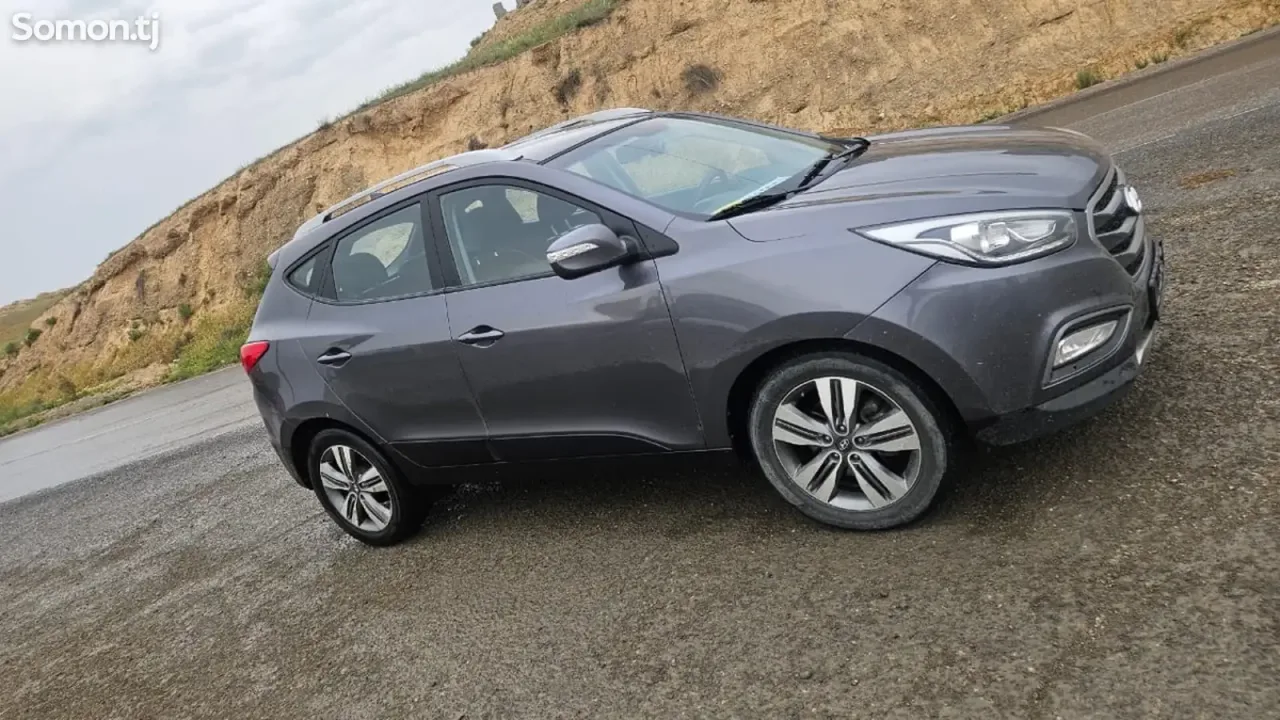Hyundai Tucson 2015 · 2.0 AT