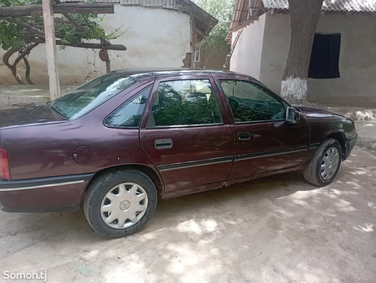 Opel Vectra A 1992 · 1.8 MT
