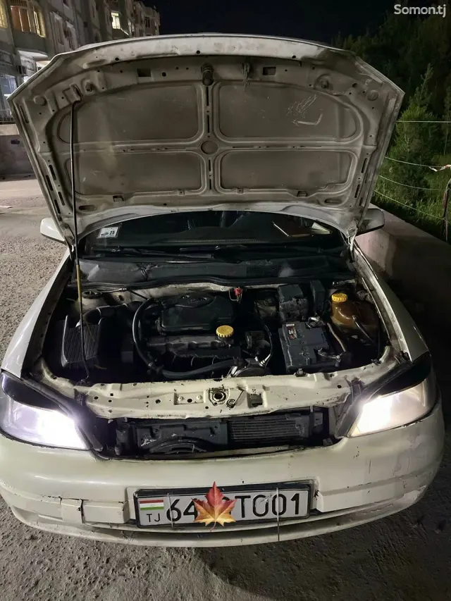 Opel Astra G 1998 · 1.6 MT