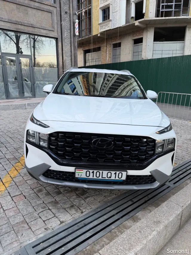 Hyundai Santa Fe 2024 · 2.5 AT