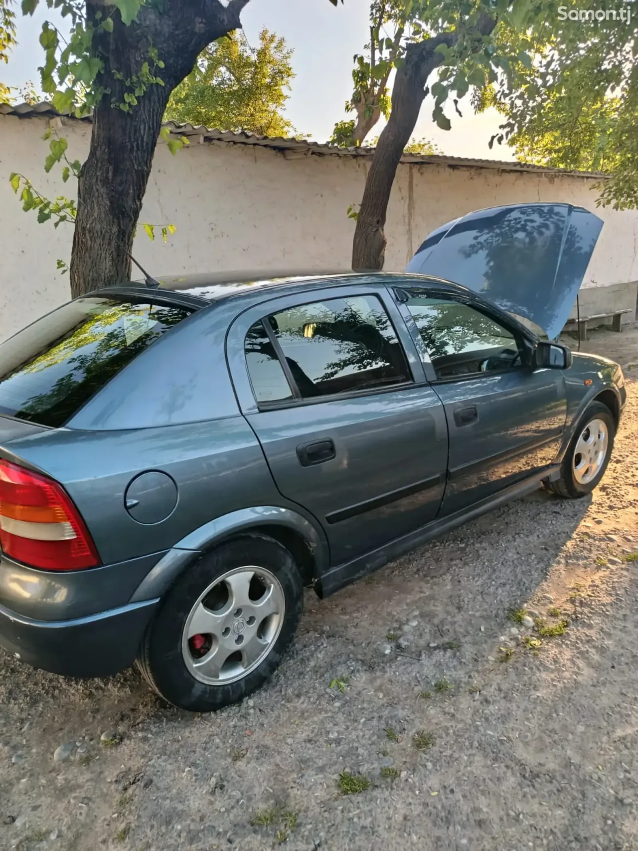 Opel Astra G 1998 · 1.6 MT
