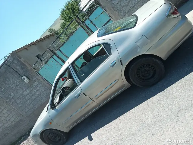 Nissan Cefiro 2001 · 2.0 AT