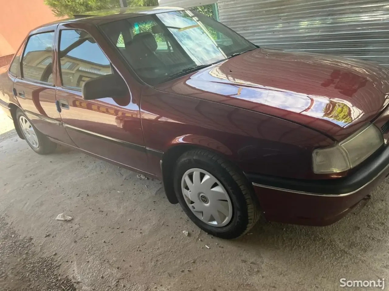 Opel Vectra A 1993 · 1.6 MT