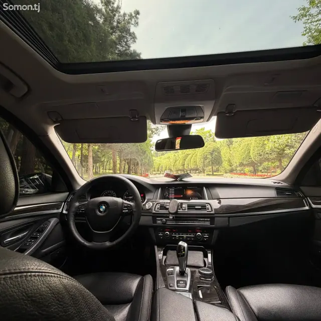 BMW 5 series 2015 · 2.0 AT