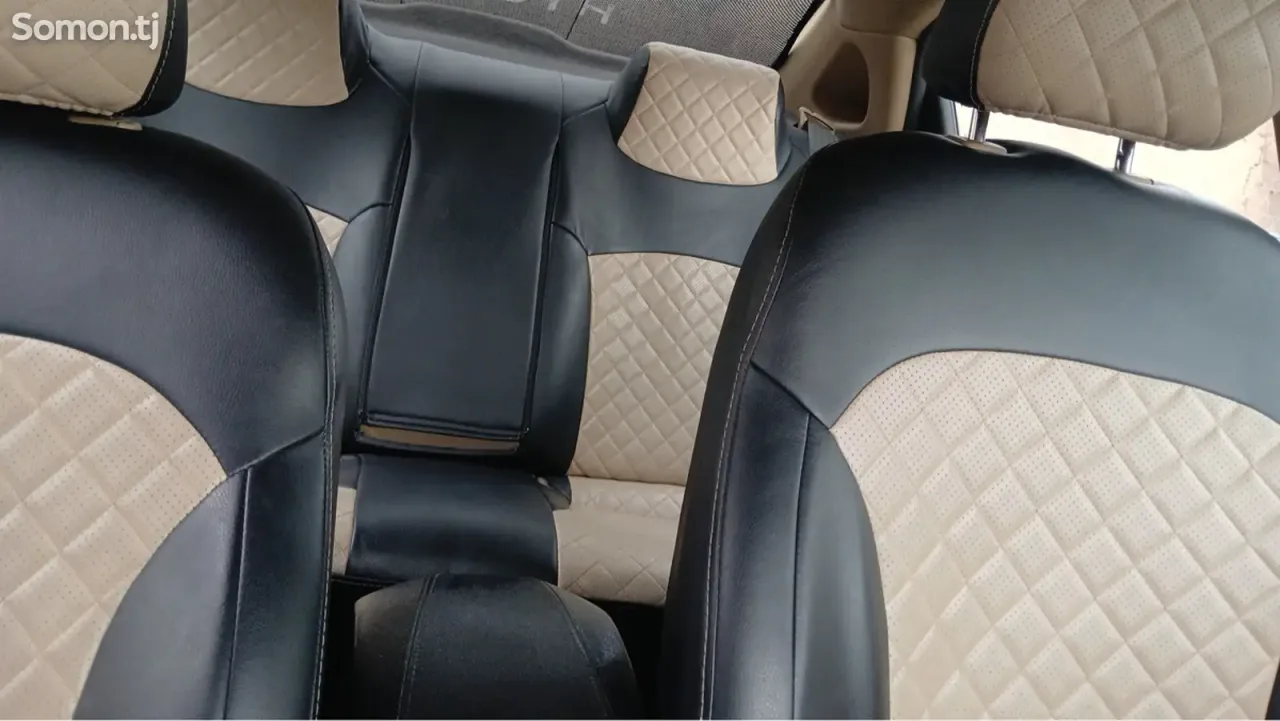 Hyundai Sonata 2011 · 2.0 AT
