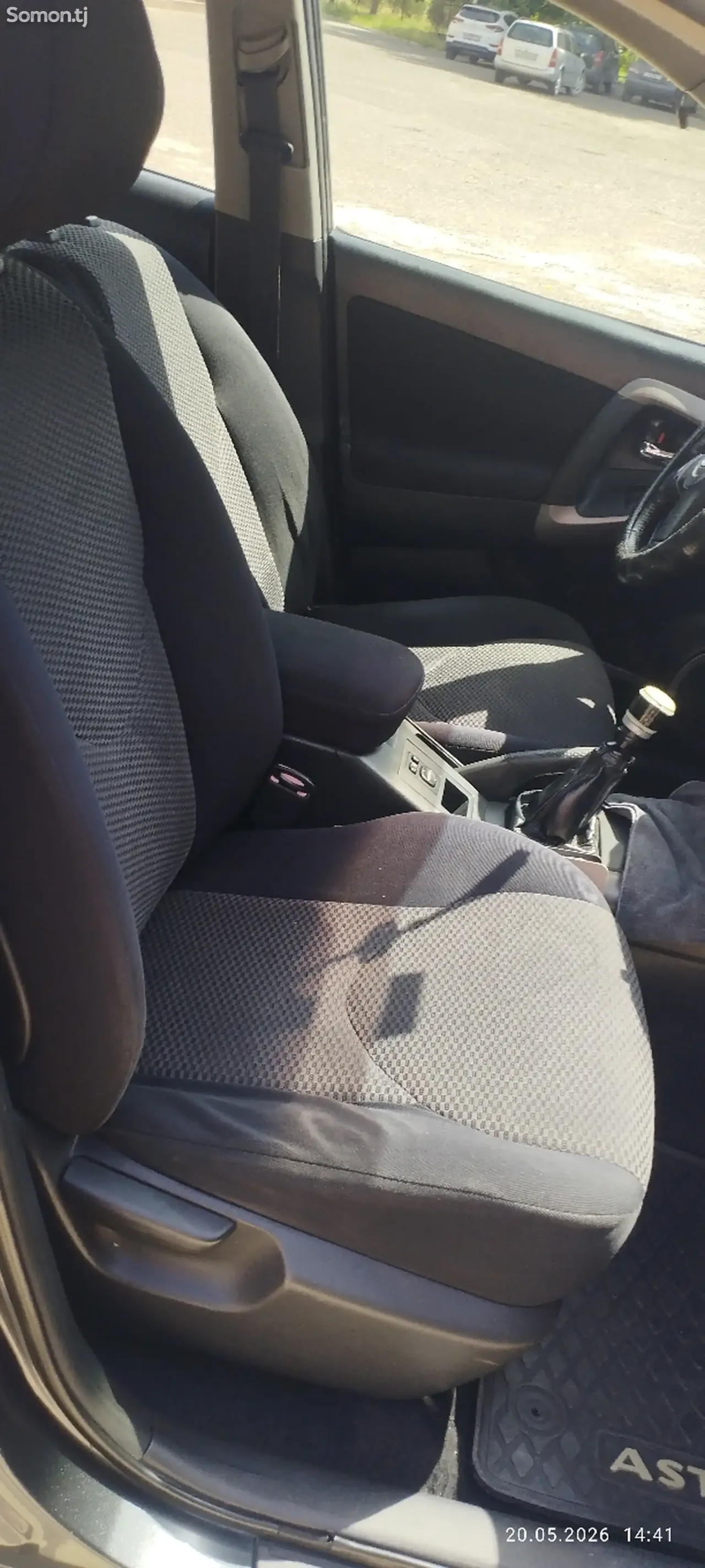Toyota RAV 4 2006 · 2.2 MT