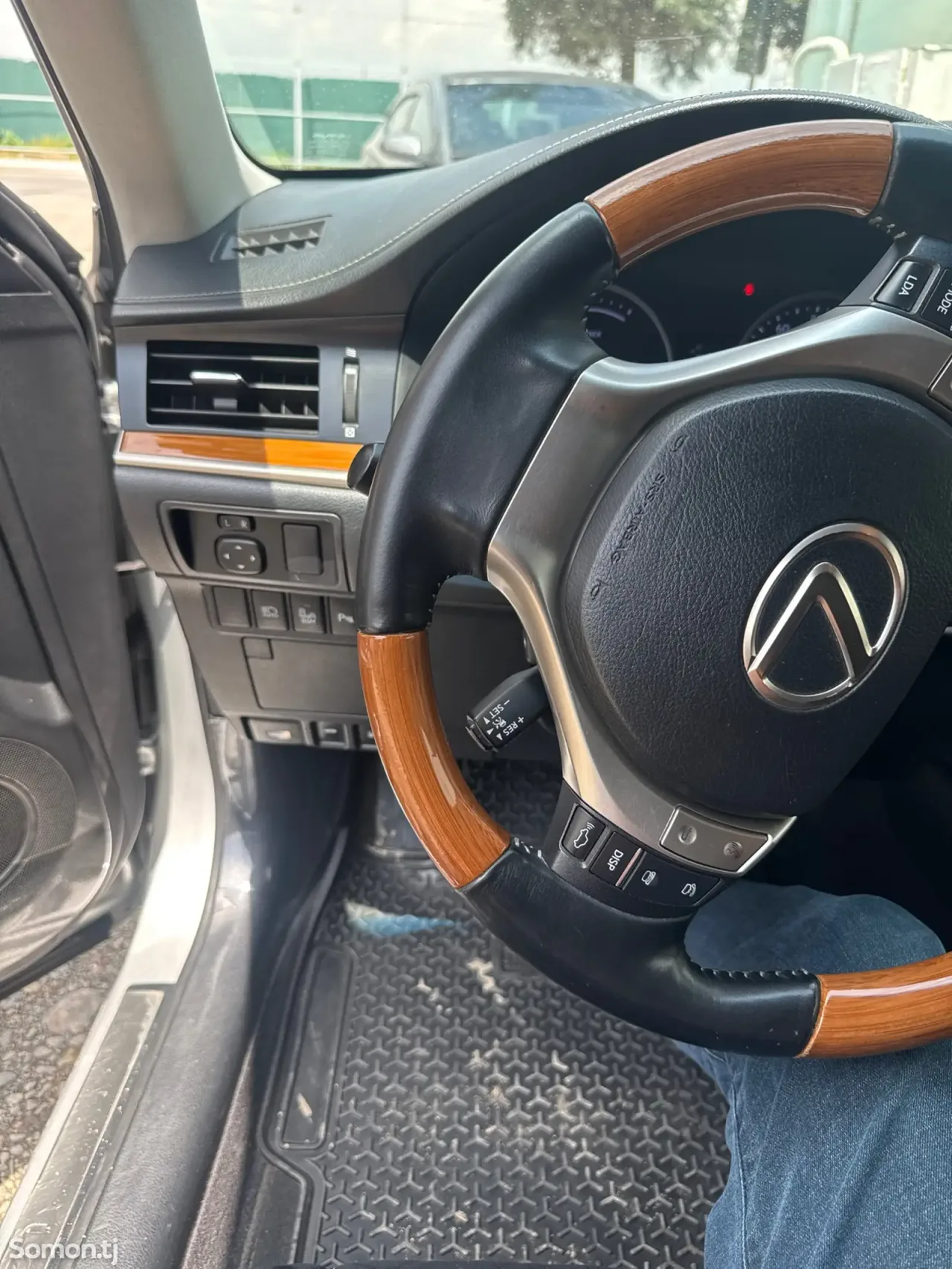 Lexus ES series 2014 · 3.0 AT