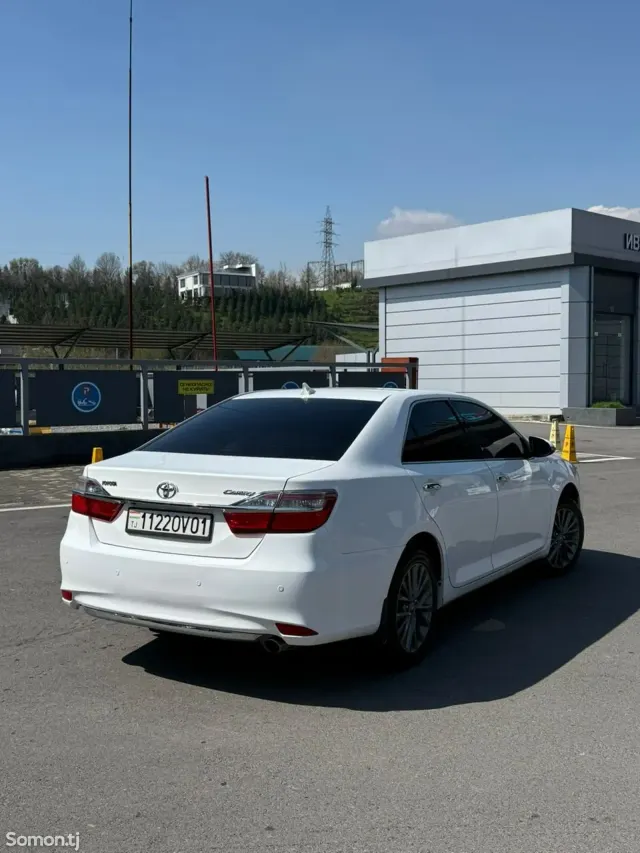 Toyota Camry 2015 · 2.5 AT