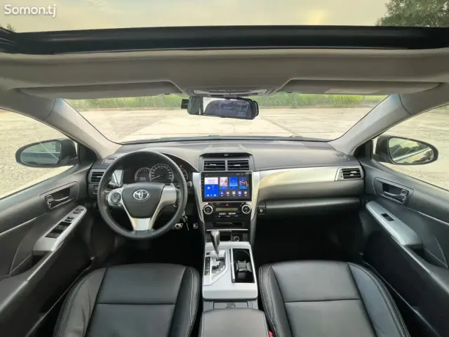 Toyota Camry 2014 · 2.0 AT