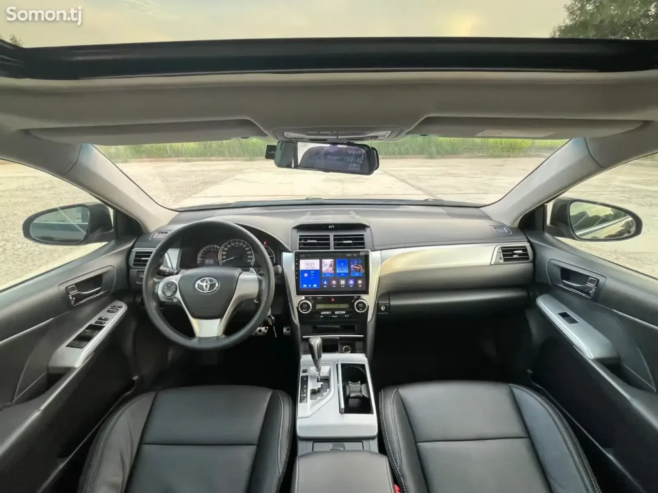 Toyota Camry 2014 · 2.0 AT