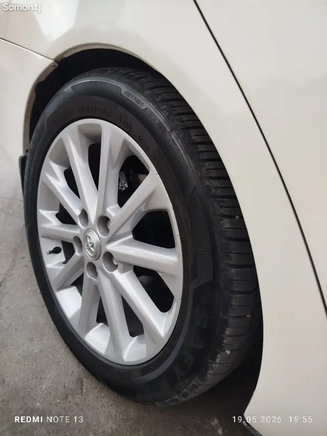 Toyota Camry 2004 · 2.4 AT