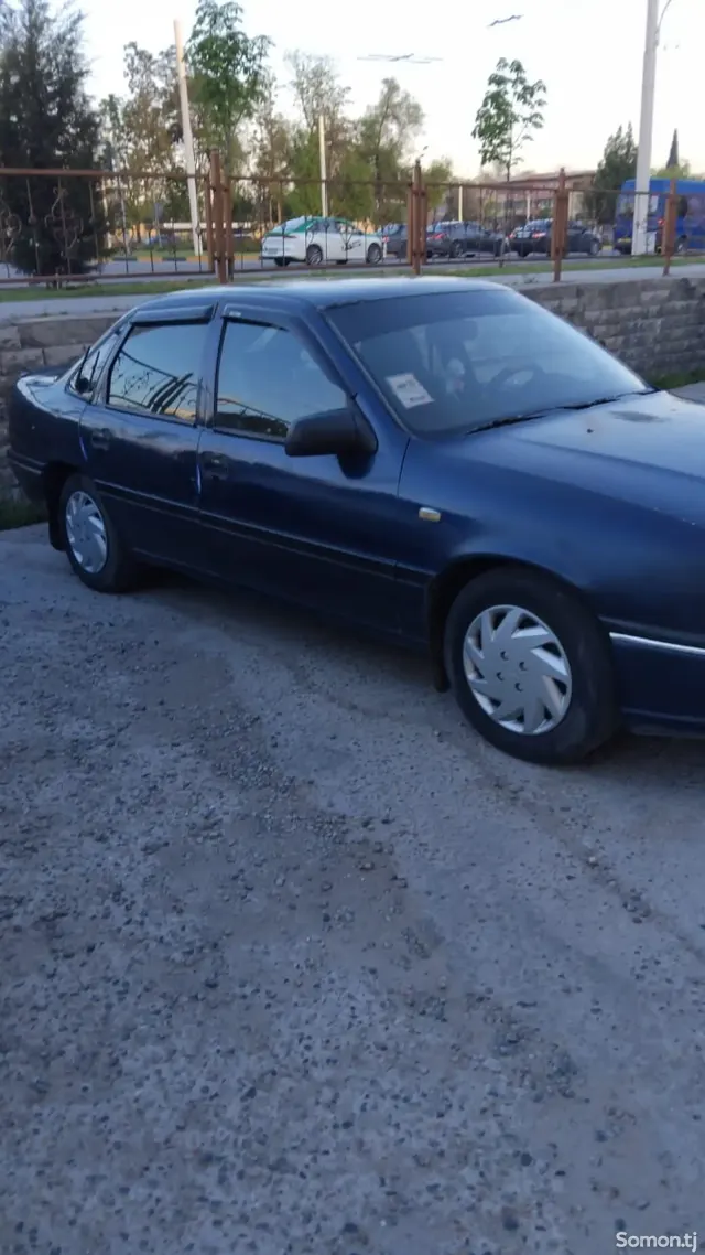 Opel Vectra A 1993 · 1.8 MT