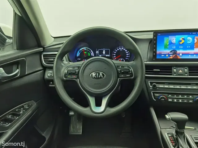 Kia K5 2016 · 2.0 AT