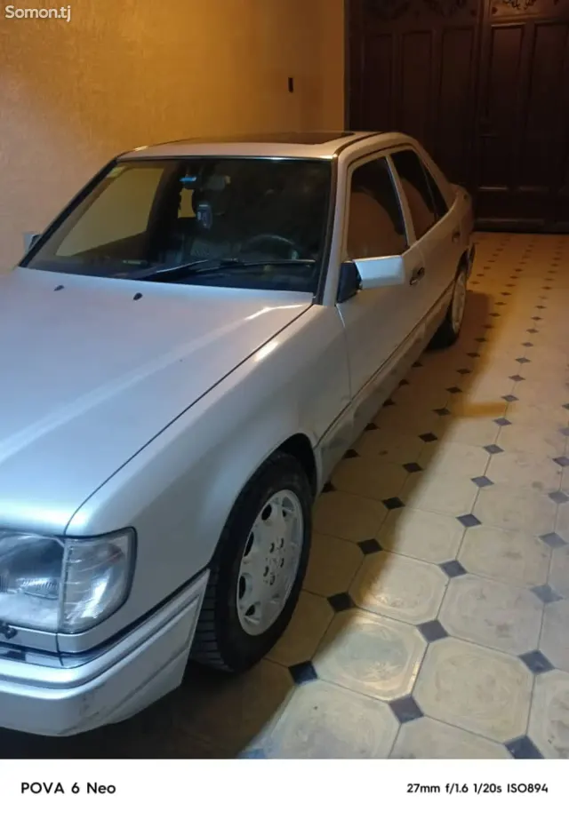 Mercedes-Benz W124 1995 · 2.0 MT