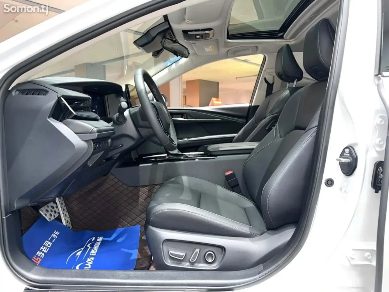 Toyota Camry 2025 · 2.0 AT