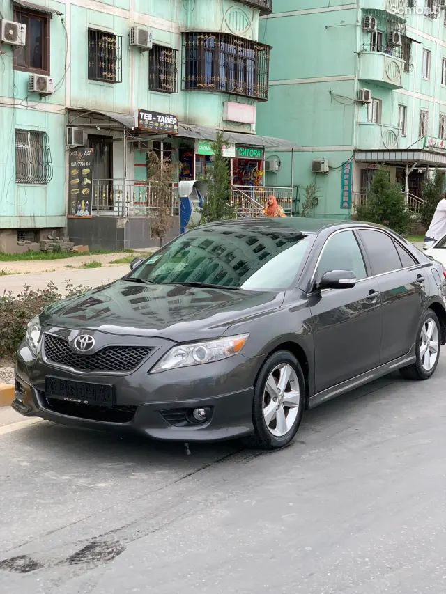 Toyota Camry 2010 · 2.5 AT