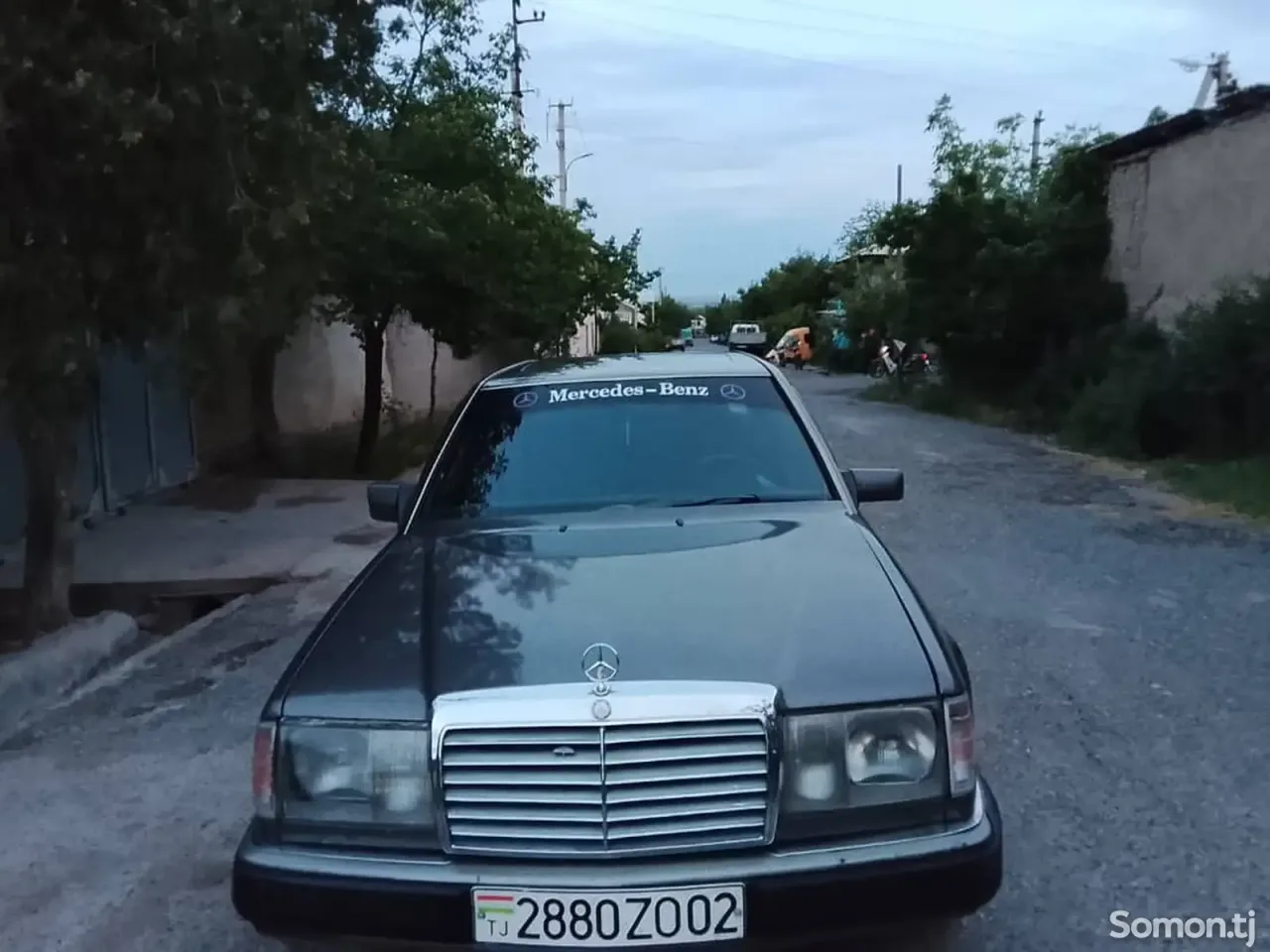 Mercedes-Benz W124 1992 · 2.0 MT