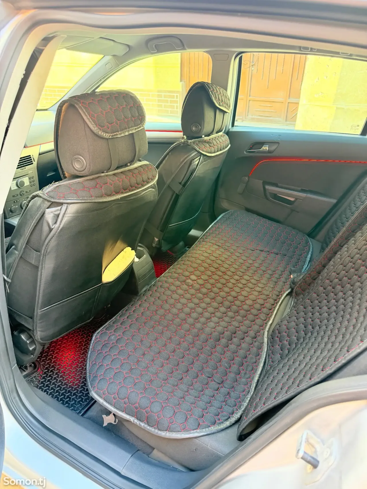 Opel Astra H 2006 · 1.6 MT