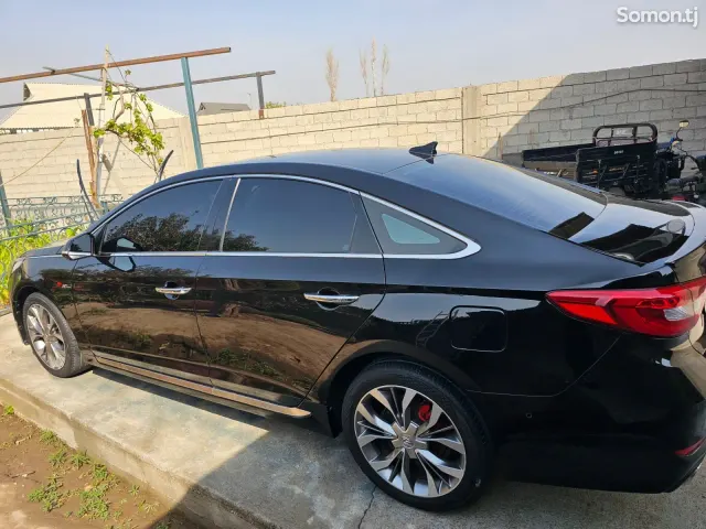 Hyundai Sonata 2015 · 2.0 AT