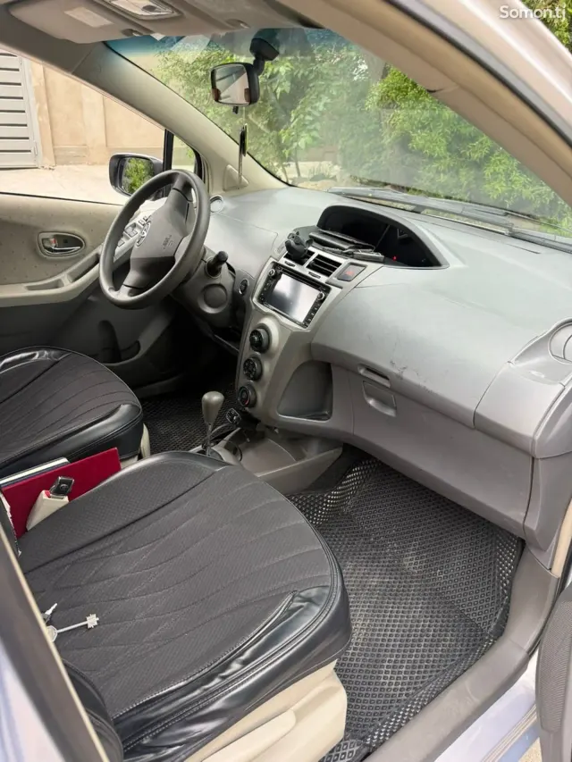 Toyota Vitz 2008 · 1.1 AT