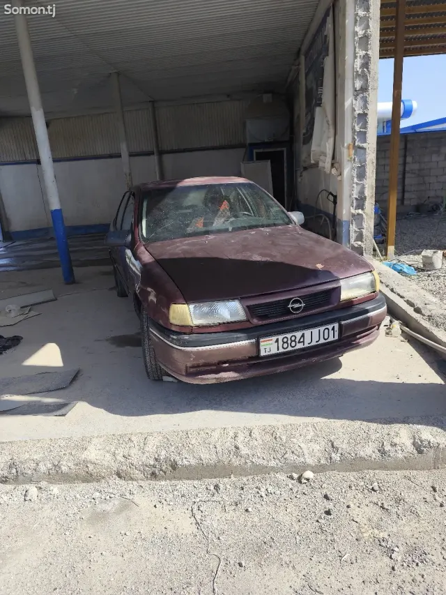 Opel Vectra A 1993 · 1.6 MT