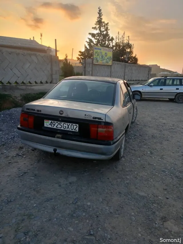Opel Vectra A 1992 · 1.8 MT