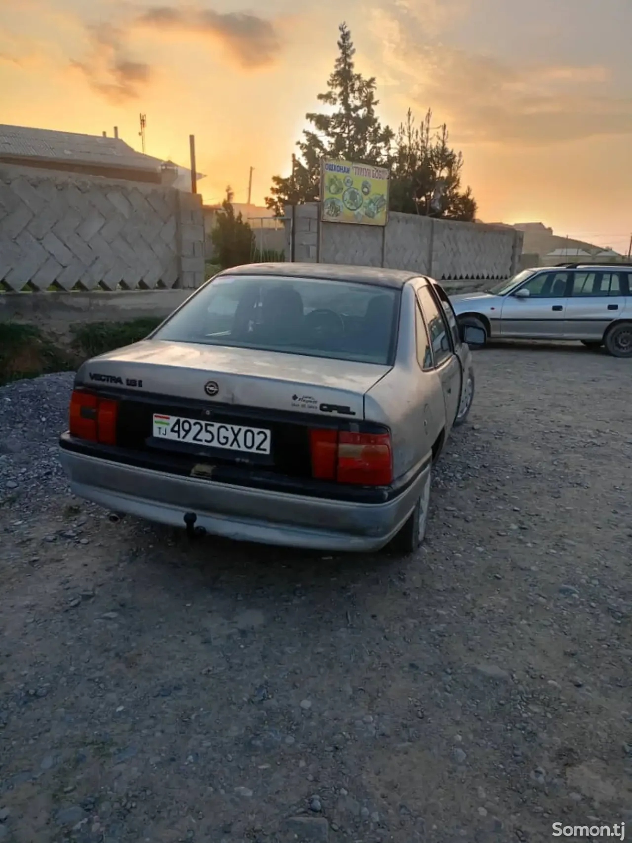 Opel Vectra A 1992 · 1.8 MT