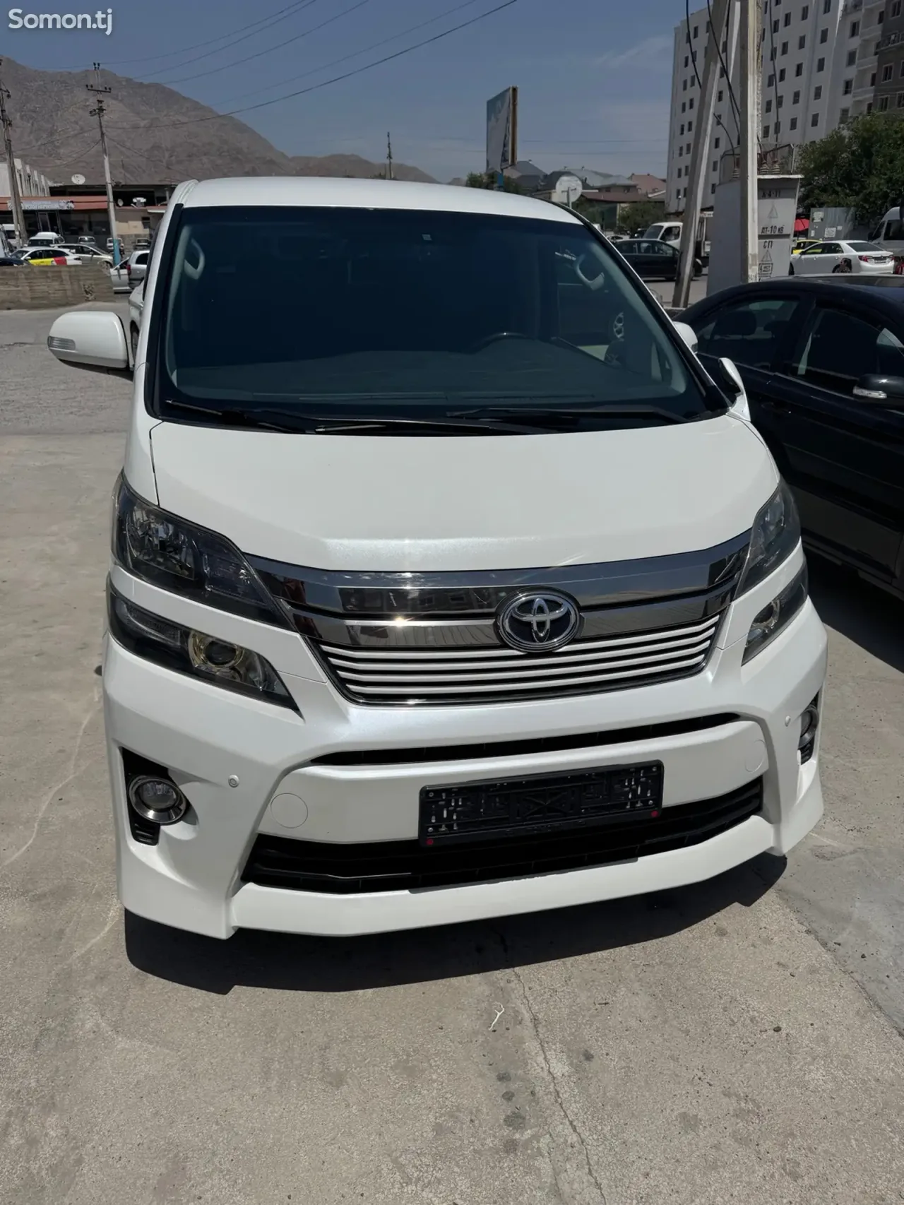 Toyota Vellfire 2015 · 2.4 AT