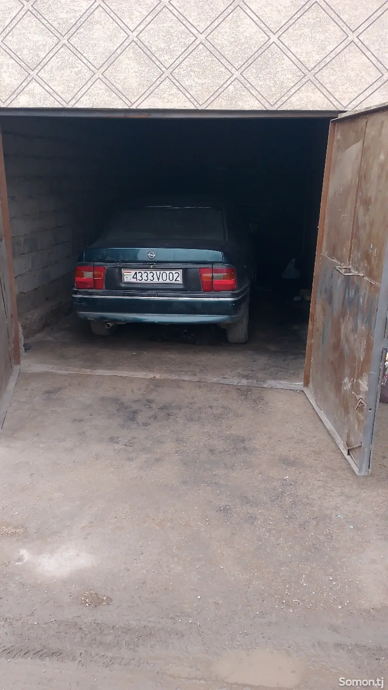 Opel Vectra A 1995 · 2.0 MT