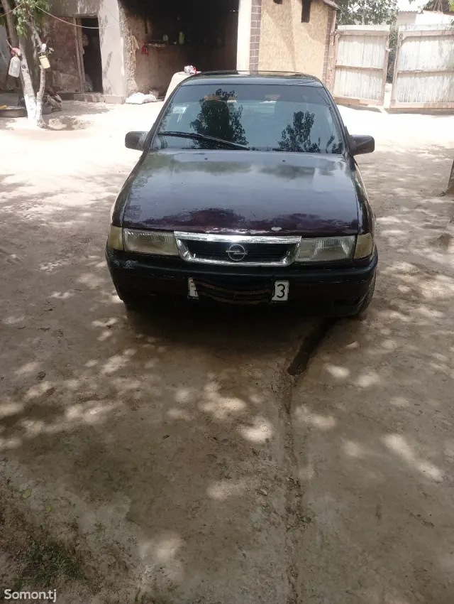 Opel Vectra A 1992 · 1.8 MT