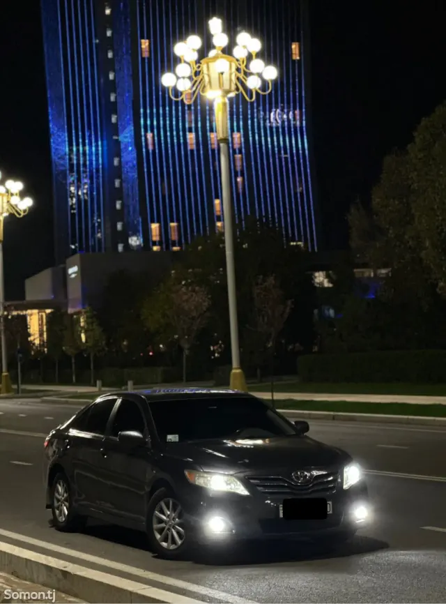 Toyota Camry 2011 · 2.4 AT