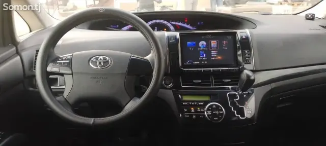 Toyota Estima 2014 · 2.4 AT