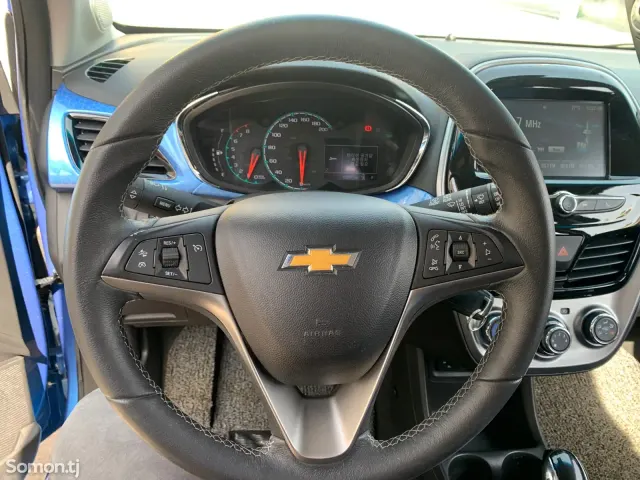 Chevrolet Spark 2016 · 1.0 AT